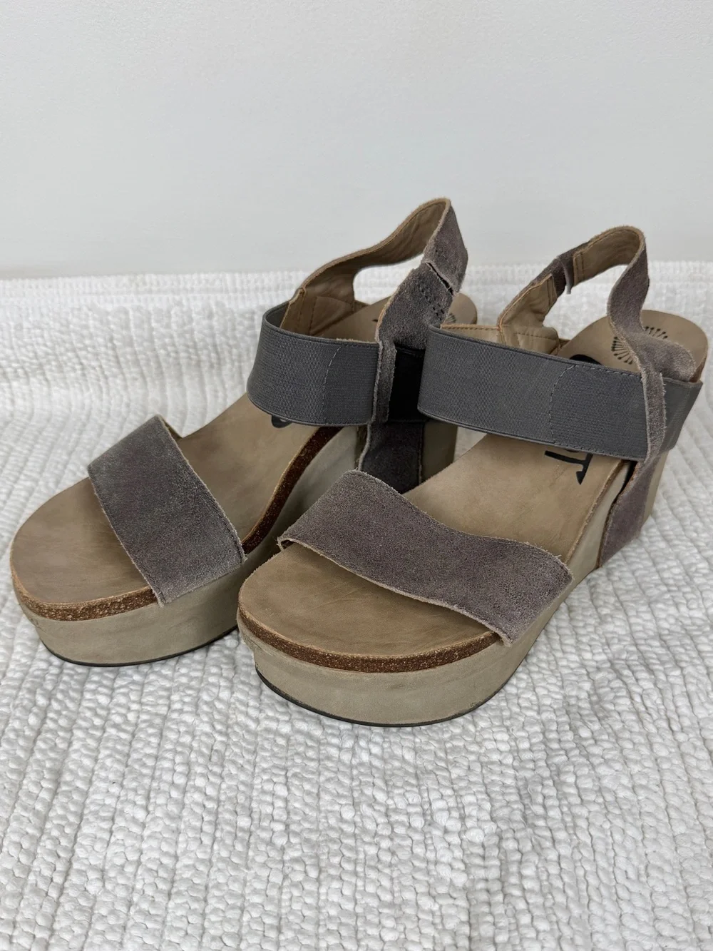 OTBT Bushnell Leather Platform Wedge Sandals Sz 9.5 Comfortable Heals